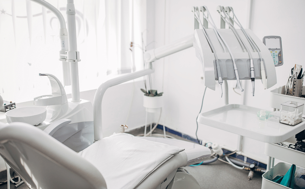 一宮市からでも安心して通えるインプラント治療が可能な歯科医院